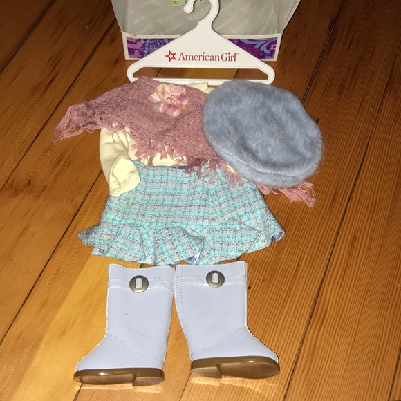 Retired American Girl Sightseeing Outfit in box - Picture 4 of 8